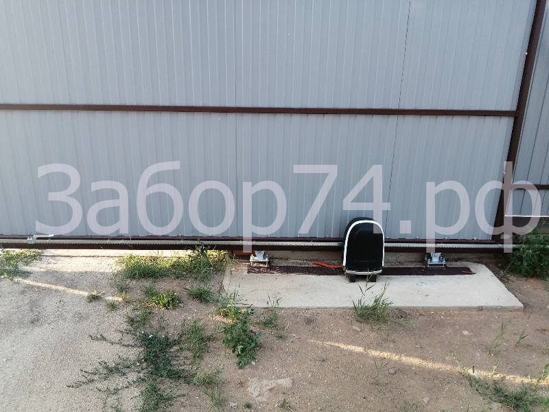 Красивый забор в Лазурном