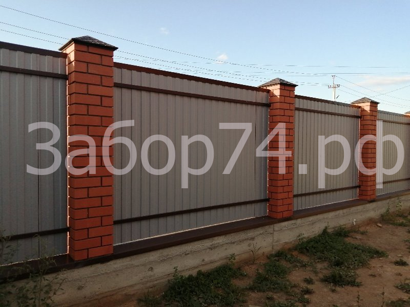 Красивый забор в Лазурном